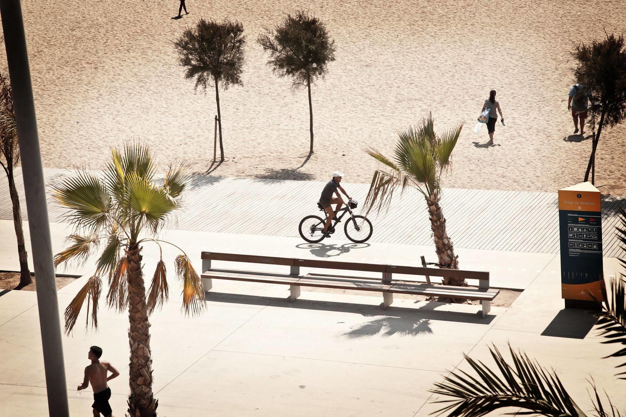 Alcam Badalona Playa Norte 외부 사진